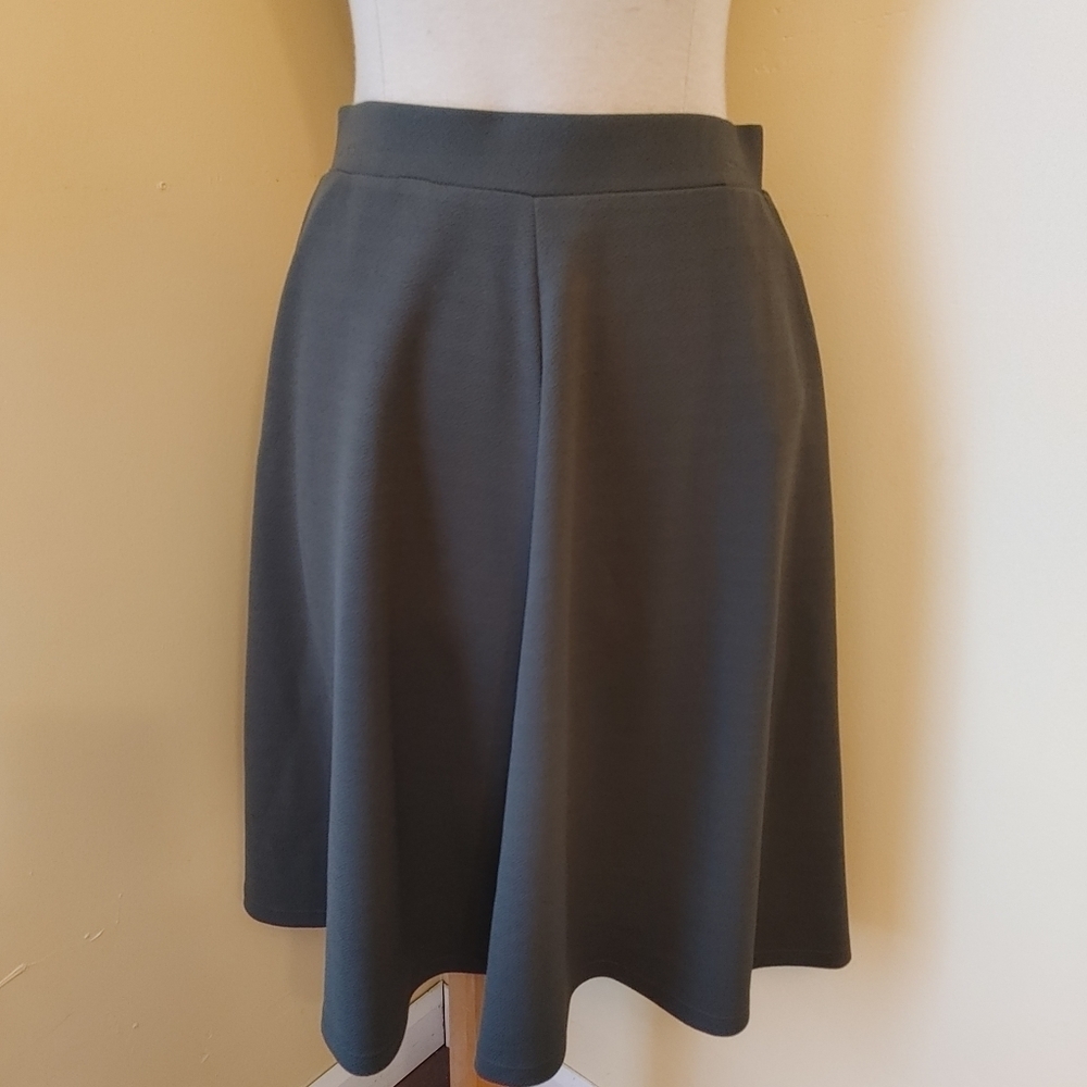 Prati Collection Flare skirt‎ with side pockets. Olive Green size Large